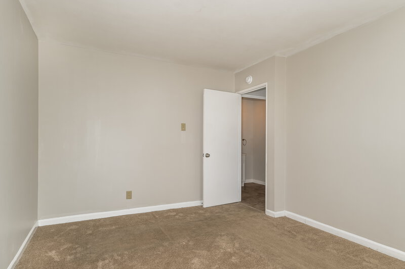 1,380/Mo, 2310 Mullanphy Ln Florissant, MO 63031 Bedroom View