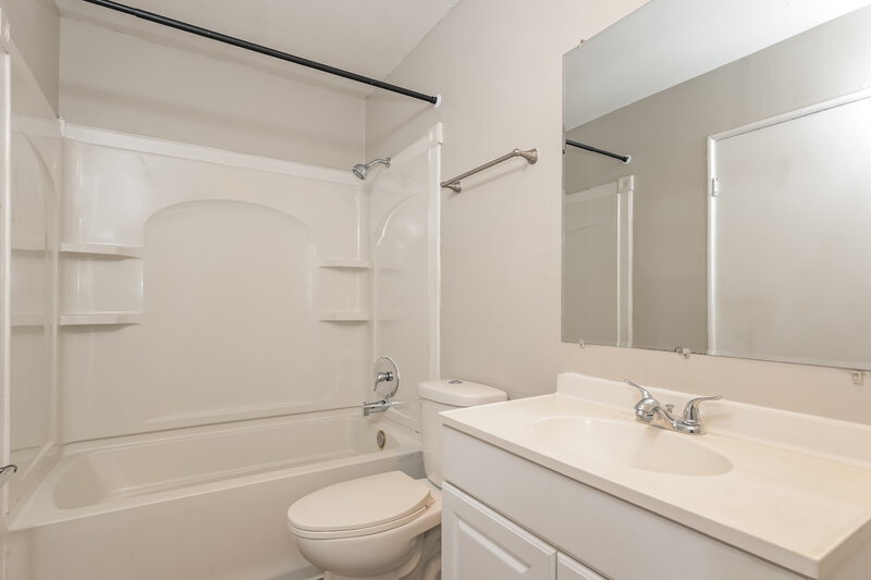 1,380/Mo, 2310 Mullanphy Ln Florissant, MO 63031 Bathroom View