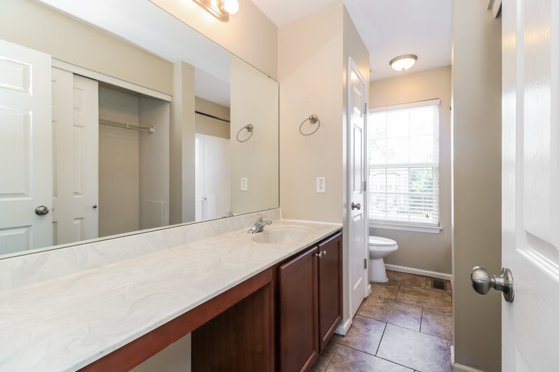 1,885/Mo, 1874 Waters Edge Way Pevely, MO 63070 Main Bathroom View