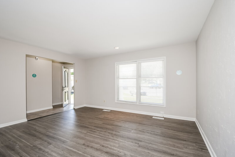 2,980/Mo, 11390 Lanett Ct St. Louis, MO 63136 Living Room View