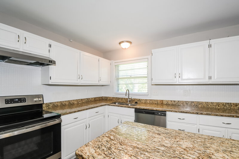 2,980/Mo, 11390 Lanett Ct St. Louis, MO 63136 Kitchen View