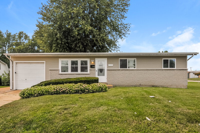 1,845/Mo, 1425 Shackelford Rd Florissant, MO 63031 External View