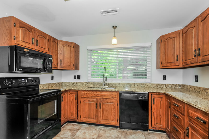 2,090/Mo, 15 Morgat Ct Lake St Louis, MO 63367 Kitchen View