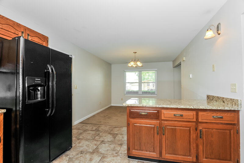 2,090/Mo, 15 Morgat Ct Lake St Louis, MO 63367 Kitchen View 2