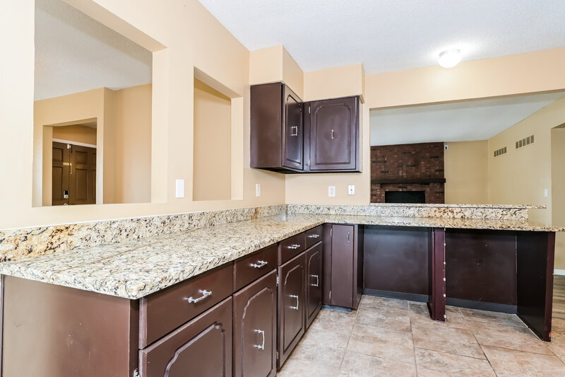 1,805/Mo, 3319 Tom Sawyer Dr Florissant, MO 63033 Kitchen View