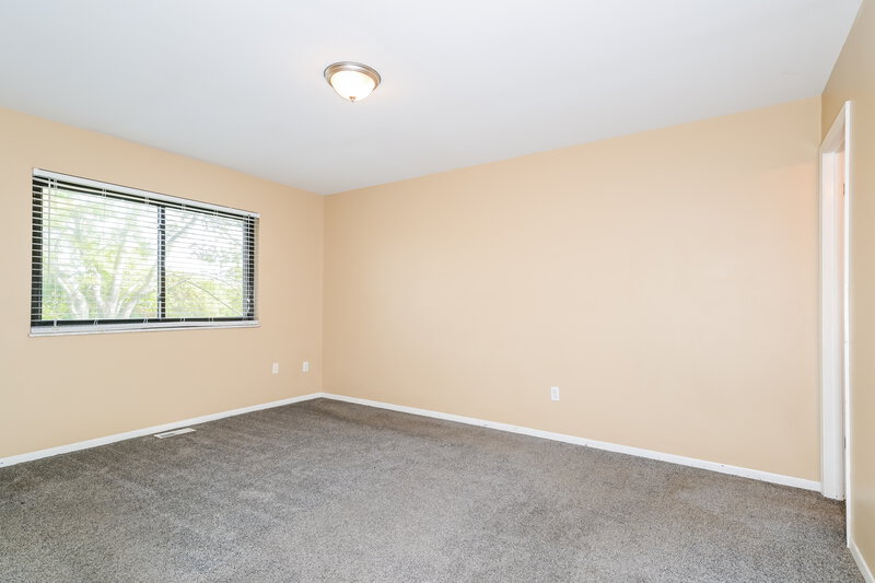 1,805/Mo, 3319 Tom Sawyer Dr Florissant, MO 63033 Main Bedroom View