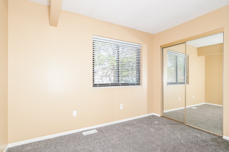 1,805/Mo, 3319 Tom Sawyer Dr Florissant, MO 63033 Bedroom View 2