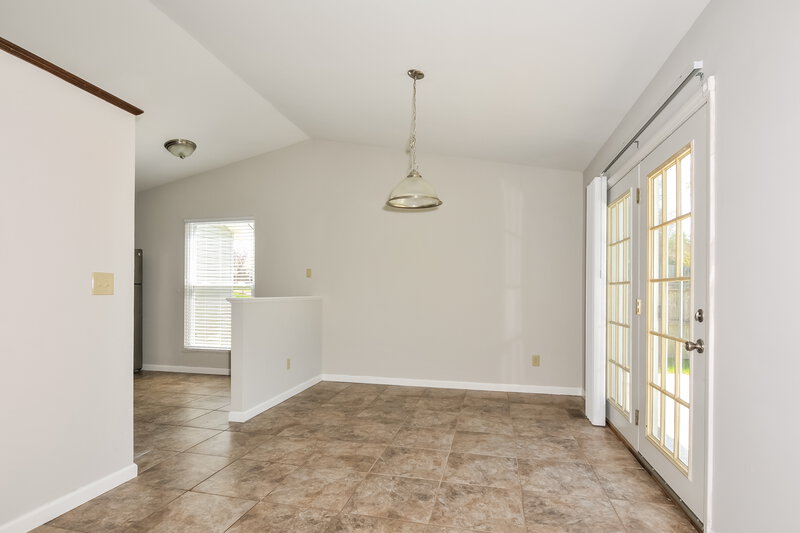 1,950/Mo, 27 Barrington Dr Saint Peters, MO 63376 Dining Room View