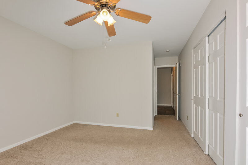 1,950/Mo, 27 Barrington Dr Saint Peters, MO 63376 Main Bedroom View 2