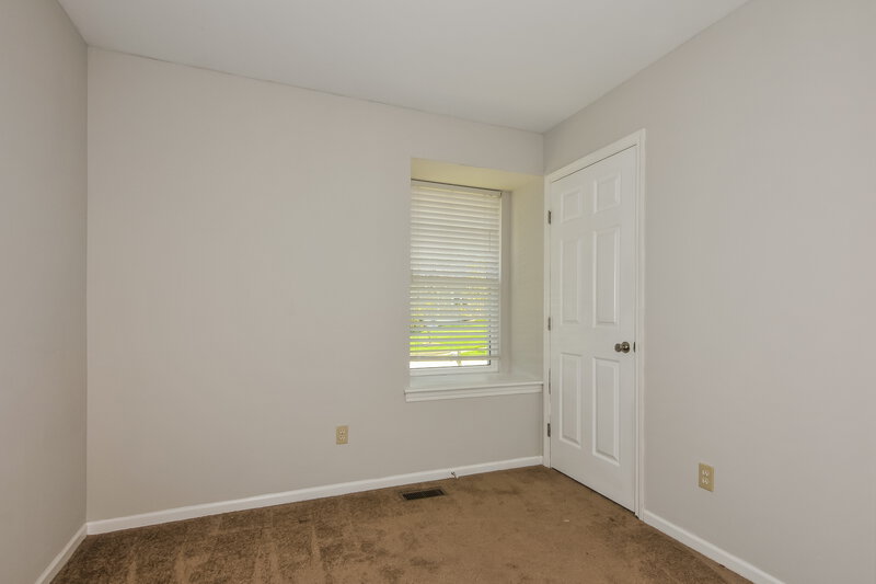 1,950/Mo, 27 Barrington Dr Saint Peters, MO 63376 Bedroom View