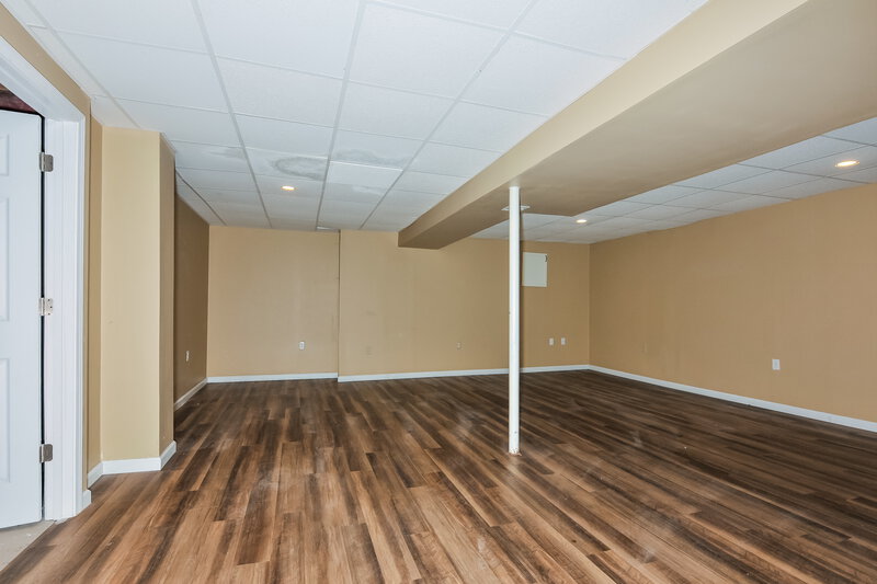 1,950/Mo, 27 Barrington Dr Saint Peters, MO 63376 Basement View