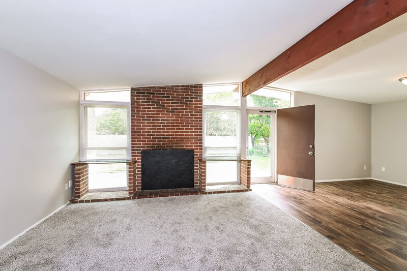 1,615/Mo, 790 Pebble Ln Florissant, MO 63033 Living Room View