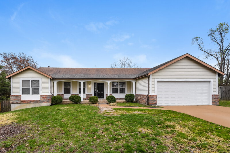 2,125/Mo, 912 Justice Ct Florissant, MO 63034 Front View
