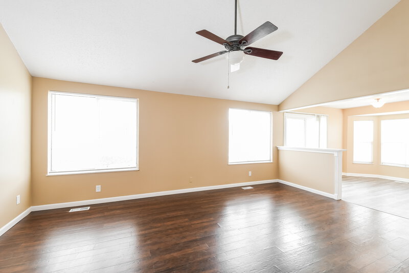2,125/Mo, 912 Justice Ct Florissant, MO 63034 Family Room View