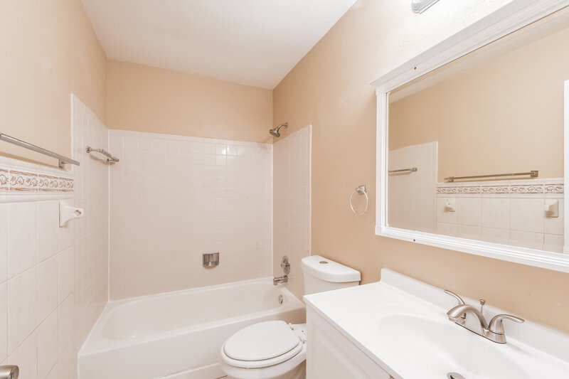 2,125/Mo, 912 Justice Ct Florissant, MO 63034 Bathroom View