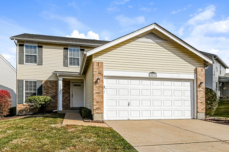 2,150/Mo, 12839 High Crest St Florissant, MO 63033 External View
