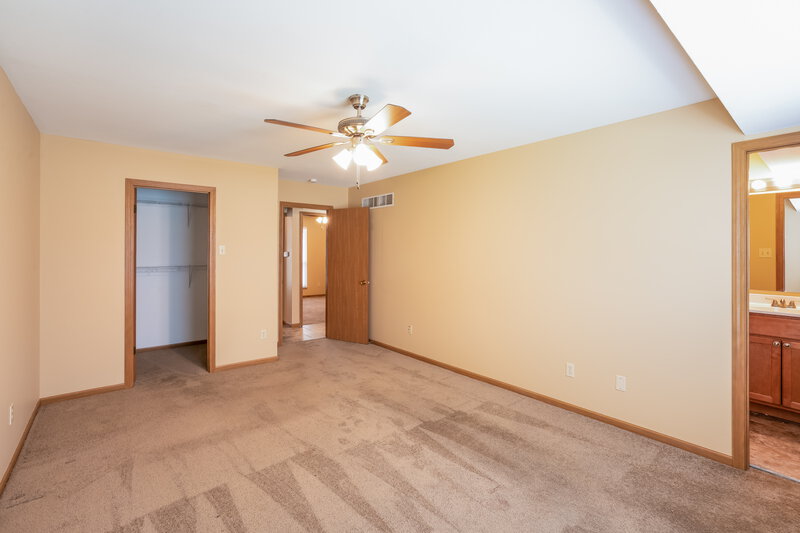 2,085/Mo, 4131 Les Cherbourg Ln Florissant, MO 63034 Main Bedroom View 2