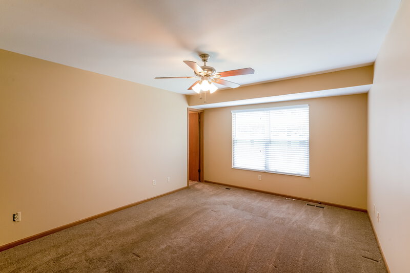 2,085/Mo, 4131 Les Cherbourg Ln Florissant, MO 63034 Main Bedroom View 3