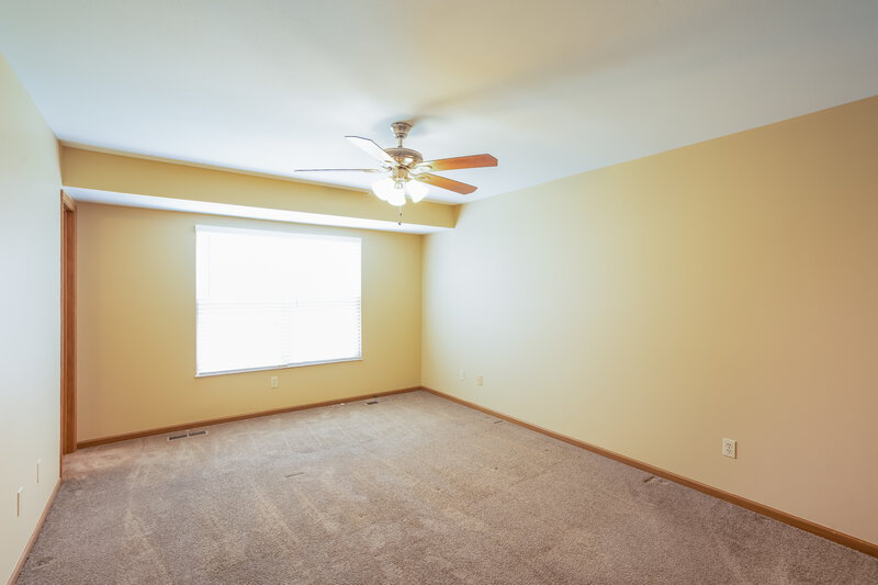 2,085/Mo, 4131 Les Cherbourg Ln Florissant, MO 63034 Bedroom View 5