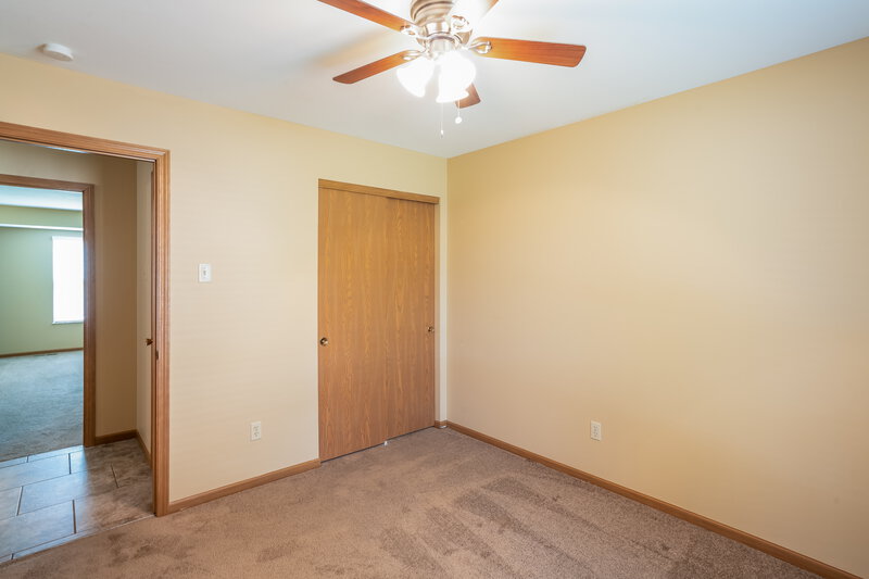 2,085/Mo, 4131 Les Cherbourg Ln Florissant, MO 63034 Bedroom View 7