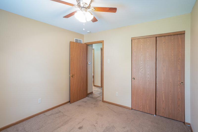 2,085/Mo, 4131 Les Cherbourg Ln Florissant, MO 63034 Bedroom View 8