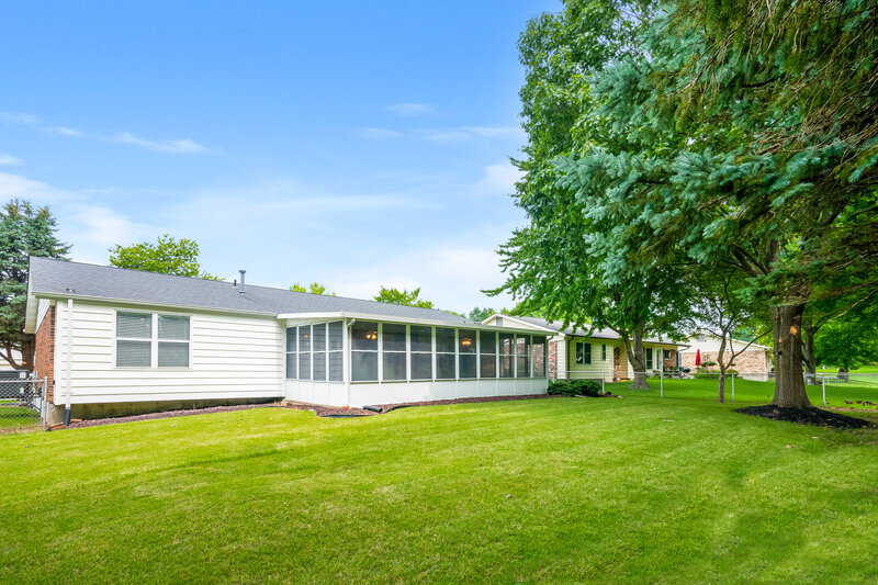 2,085/Mo, 4131 Les Cherbourg Ln Florissant, MO 63034 Rear View 2
