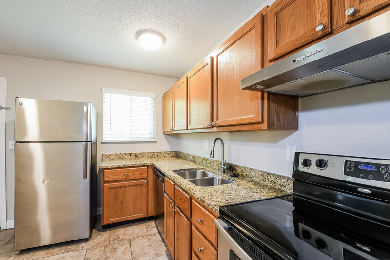 1,735/Mo, 3843 Duchess Dr Saint Charles, MO 63304 Kitchen View 2