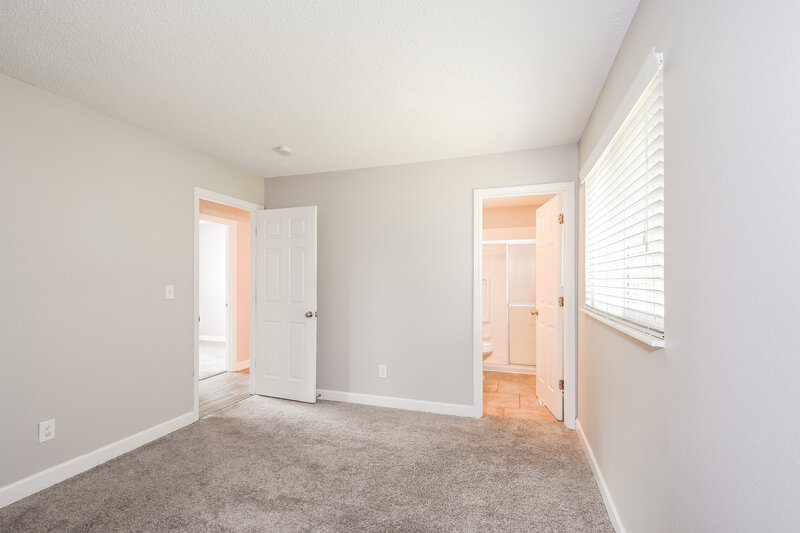 1,735/Mo, 3843 Duchess Dr Saint Charles, MO 63304 Main Bedroom View