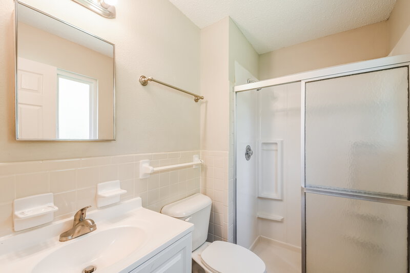 1,735/Mo, 3843 Duchess Dr Saint Charles, MO 63304 Main Bathroom View