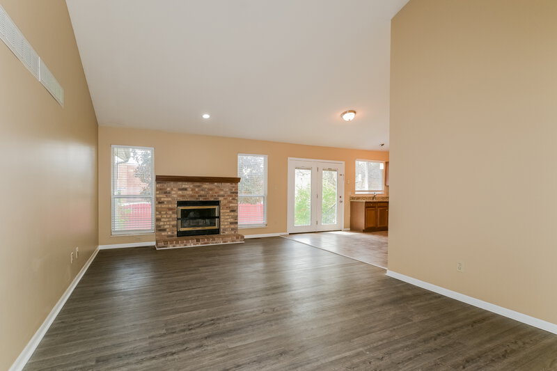 1,880/Mo, 2819 Chapel View Dr Florissant, MO 63031 Misc View 2