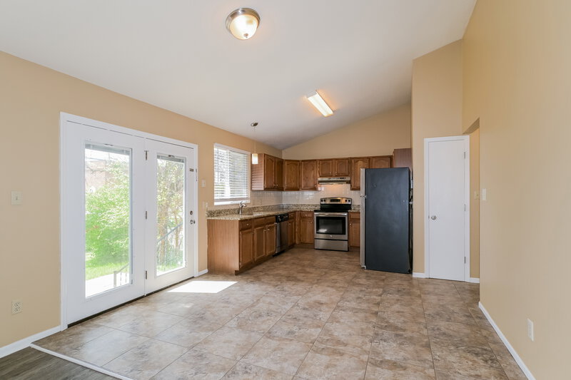 1,720/Mo, 2819 Chapel View Dr Florissant, MO 63031 Breakfast Nook View