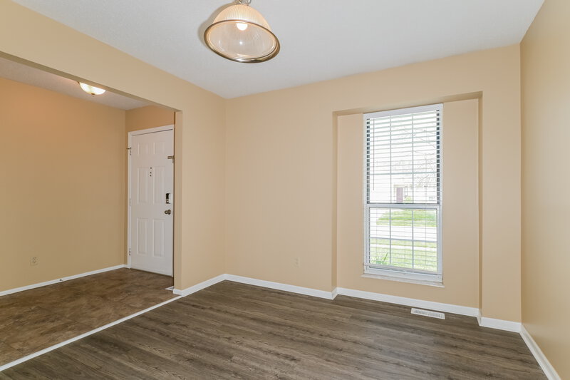 1,880/Mo, 2819 Chapel View Dr Florissant, MO 63031 Misc View 5