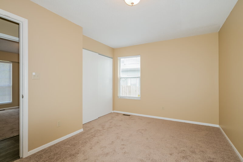 1,880/Mo, 2819 Chapel View Dr Florissant, MO 63031 Misc View 13