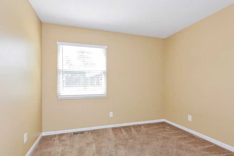 1,655/Mo, 11743 Branridge Rd Florissant, MO 63033 Bedroom View 3
