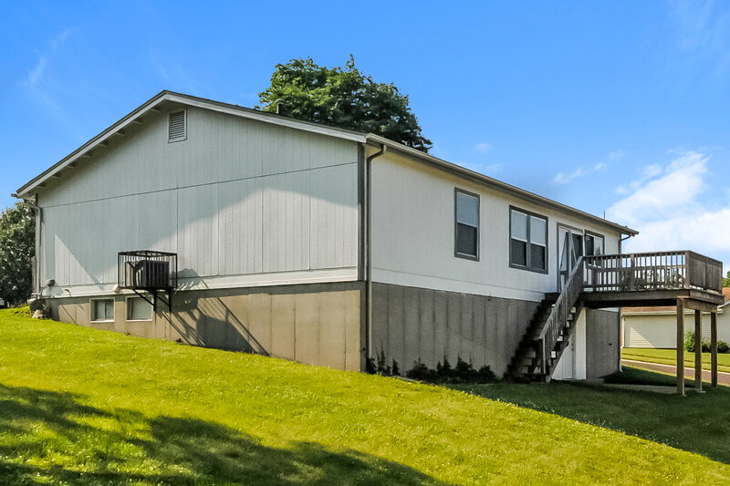 1,655/Mo, 11743 Branridge Rd Florissant, MO 63033 Rear View 2