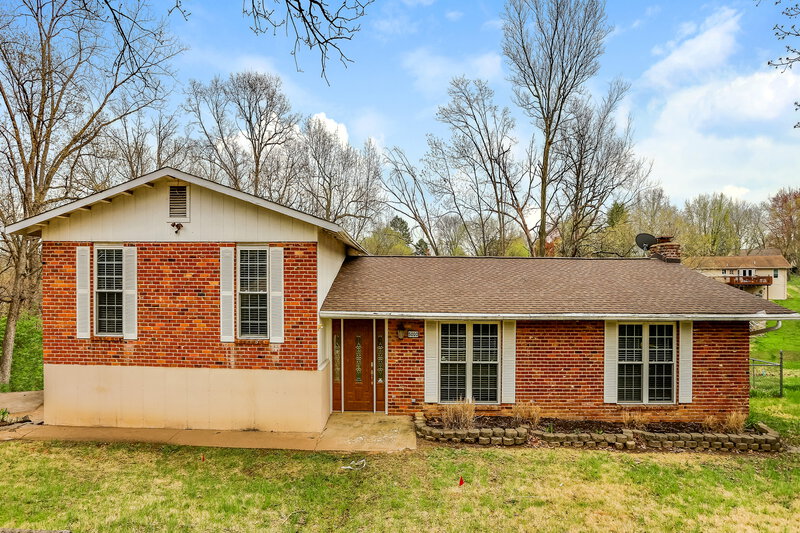 2,025/Mo, 5000 Snowberry St Imperial, MO 63052 External View