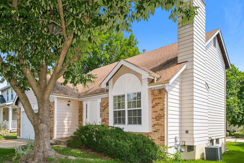 2,440/Mo, 402 Waterside Dr Grover, MO 63040 Front View
