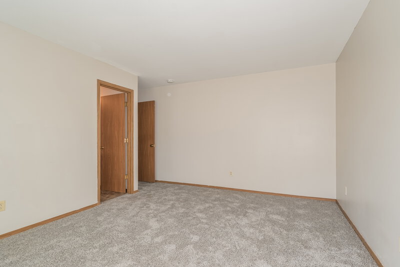 2,440/Mo, 402 Waterside Dr Grover, MO 63040 Main Bedroom View