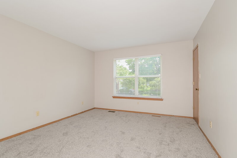2,440/Mo, 402 Waterside Dr Grover, MO 63040 Main Bedroom View 2