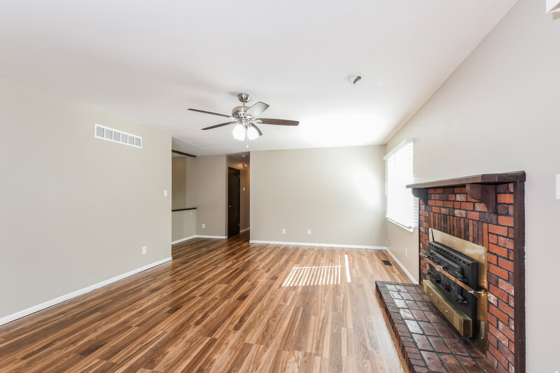 1,610/Mo, 1934 Catlin Dr Barnhart, MO 63012 Living Room View 2