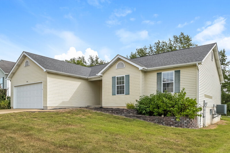 1,715/Mo, 104 Gran Vista Dr Festus, MO 63028 Front View