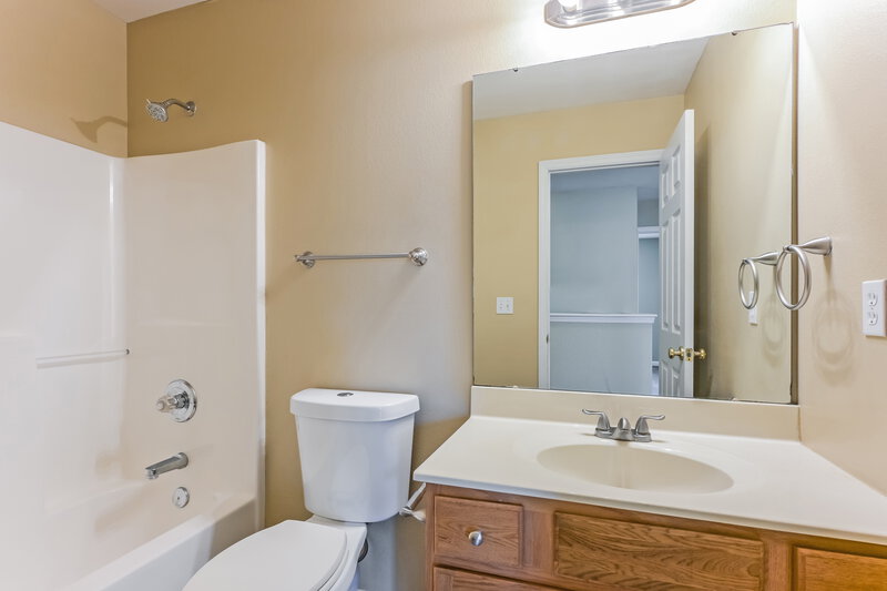 1,715/Mo, 104 Gran Vista Dr Festus, MO 63028 Bathroom View