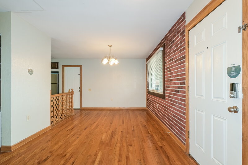 2,240/Mo, 3085 Parker Rd Florissant, MO 63033 Dining Room View