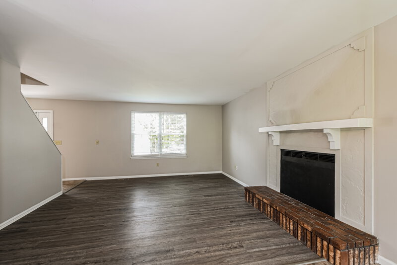 2,205/Mo, 17 Hollow Tree Ct Saint Peters, MO 63376 Living Room View