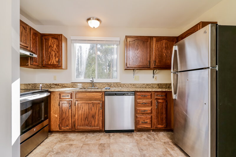 1,645/Mo, 17 Hollow Tree Ct St Peters, MO 63376 Kitchen View 2