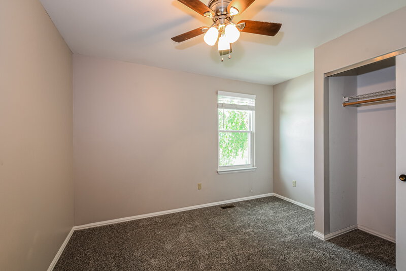 2,205/Mo, 17 Hollow Tree Ct Saint Peters, MO 63376 Bedroom View 2