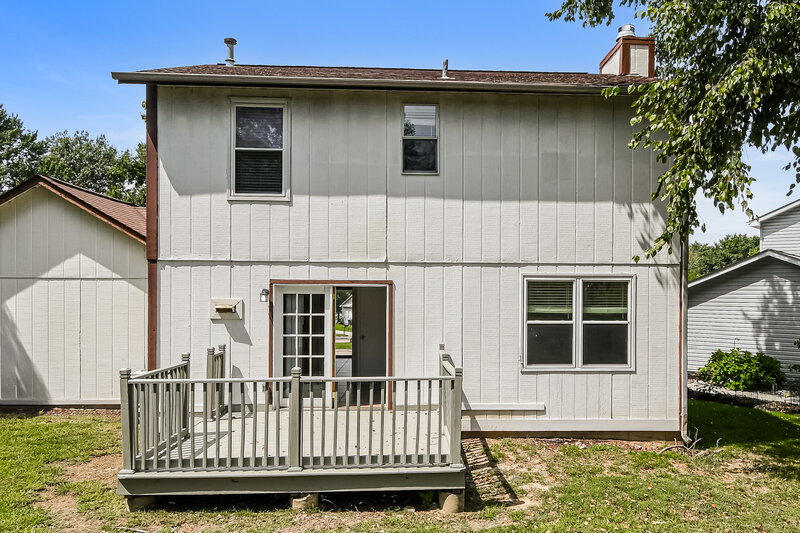 2,205/Mo, 17 Hollow Tree Ct Saint Peters, MO 63376 Rear View