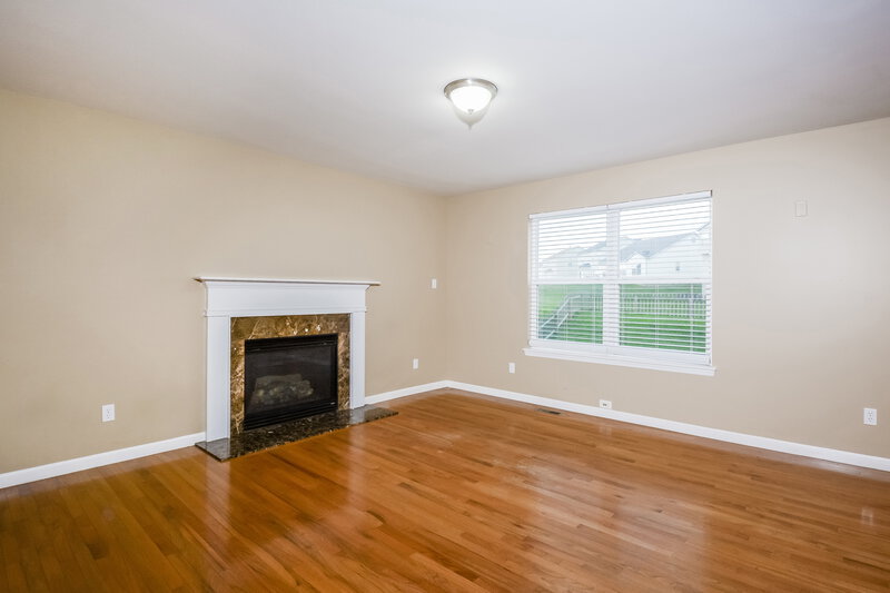 2,415/Mo, 126 August Place Ct Florissant, MO 63034 Living Room View