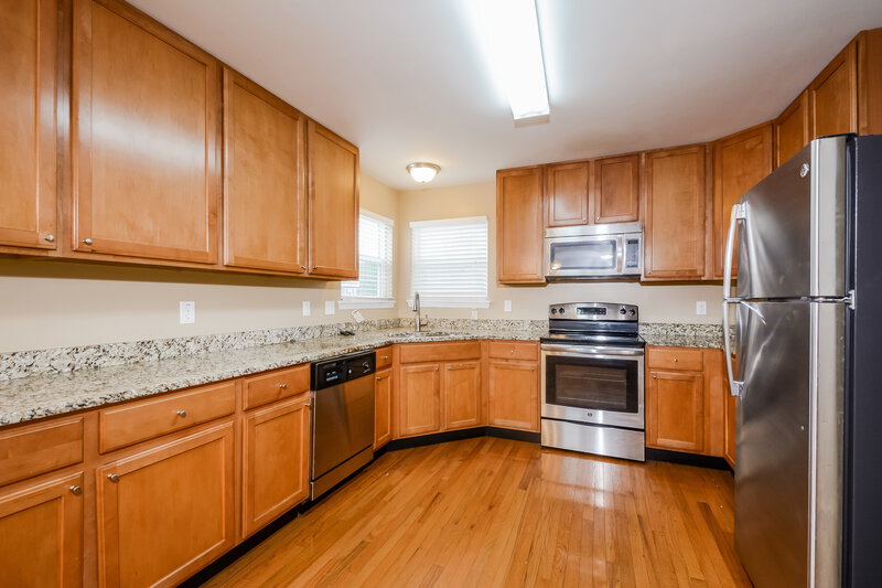 2,415/Mo, 126 August Place Ct Florissant, MO 63034 Kitchen View