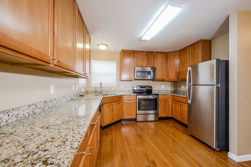 2,415/Mo, 126 August Place Ct Florissant, MO 63034 Kitchen View 2